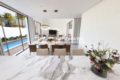 Villa in Abu Dhabi, UAE 6 bedrooms, 590 sq.m. № 619119 - photo 3