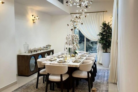 Villa in Khalifa City, Abu Dhabi, UAE 4 bedrooms, 324.3 sq.m. № 547217 - photo 7