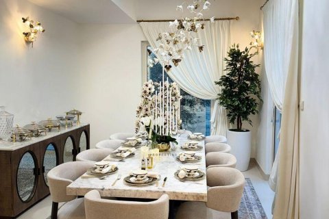 Villa in Khalifa City, Abu Dhabi, UAE 4 bedrooms, 324.3 sq.m. № 547217 - photo 21