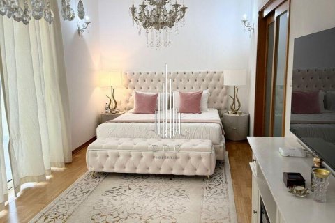 Villa in Khalifa City, Abu Dhabi, UAE 4 bedrooms, 324.3 sq.m. № 547217 - photo 6