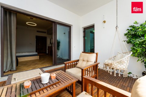 Palm Jumeirah, Dubai, UAE의 임대용 아파트 침실 1개, 121.3제곱미터 번호 624710 - 사진 1