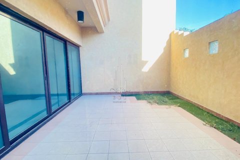 Vila v Al Salam Street, Abu Dhabi, SAE 4 ložnice, 255.5 m² Č.: 589242 - fotografie 23