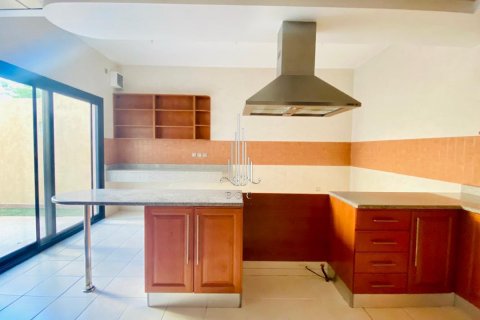 Vila v Al Salam Street, Abu Dhabi, SAE 4 ložnice, 255.5 m² Č.: 589242 - fotografie 18