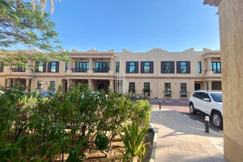 Vila v Al Salam Street, Abu Dhabi, SAE 4 ložnice, 255.5 m² Č.: 589242 - fotografie 1