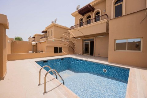 Vila v Abu Dhabi, SAE 4 ložnice, 520 m² Č.: 615447 - fotografie 2