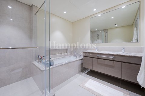 Apartment in Downtown Dubai (Downtown Burj Dubai), UAE 3 bedrooms, 159.88606300 sq.m. № 583934 - photo 3