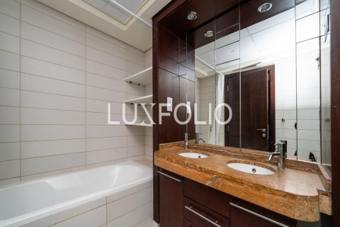 Apartament në Downtown Dubai (Downtown Burj Dubai), Dubai, Emiratet e Bashkuara Arabe 2 dhoma gjumi, 125 m2. № 627258 - Foto 16