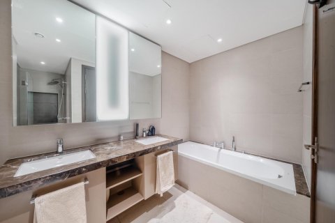 Apartment in Downtown Dubai (Downtown Burj Dubai), Dubai, UAE 2 bedrooms, 155 sq.m. № 628576 - photo 21