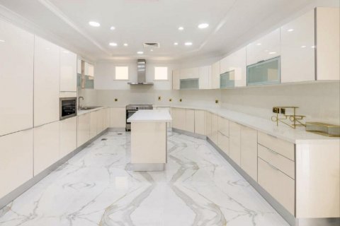 Vila u gradu Palm Jumeirah, Dubai, UAE 6 spavaće sobe, 612 m2 Br. 628575 - Slika 18