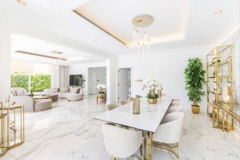 Vila u gradu Palm Jumeirah, Dubai, UAE 6 spavaće sobe, 612 m2 Br. 628575 - Slika 9