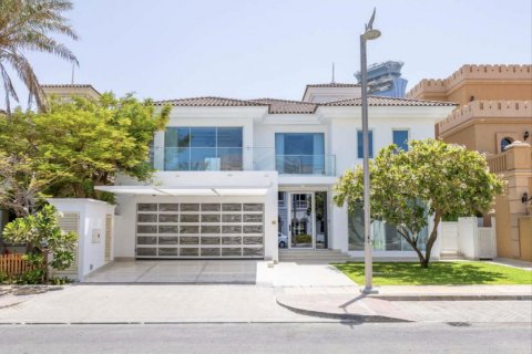Vila u gradu Palm Jumeirah, Dubai, UAE 6 spavaće sobe, 612 m2 Br. 628575 - Slika 1