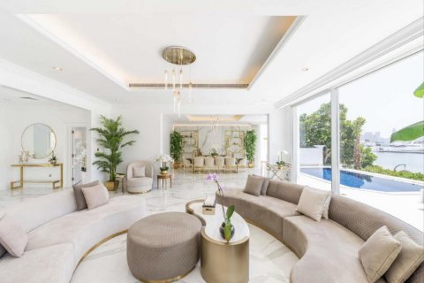 Vila u gradu Palm Jumeirah, Dubai, UAE 6 spavaće sobe, 612 m2 Br. 628575 - Slika 2
