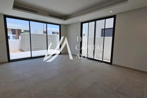 Villa para arrendamento em Saadiyat Island, Abu Dhabi, EAU 4 quartos, 555 m2 № 604683 - foto 12