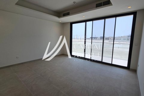 Villa para arrendamento em Saadiyat Island, Abu Dhabi, EAU 4 quartos, 555 m2 № 604683 - foto 2