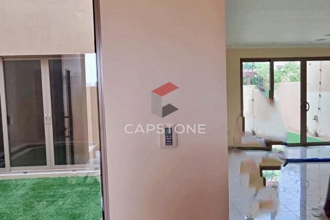 Townhouse in Al Raha Gardens, Abu Dhabi, UAE 3 bedrooms, 255 sq.m. № 604530 - photo 13