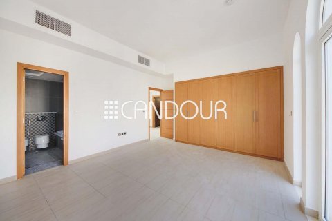 Villa in Jumeirah Park, Dubai, UAE 4 bedrooms, 539.9 sq.m. № 600489 - photo 16
