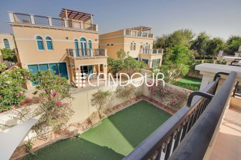 Villa in Jumeirah Park, Dubai, UAE 4 bedrooms, 539.9 sq.m. № 600489 - photo 19