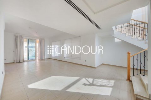 Villa in Jumeirah Park, Dubai, UAE 4 bedrooms, 539.9 sq.m. № 600489 - photo 7
