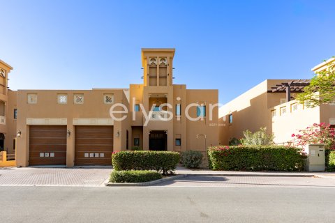 Vilë në Al Furjan, Dubai, Emiratet e Bashkuara Arabe 3 dhoma gjumi, 322 m2. № 600295 - Foto 2