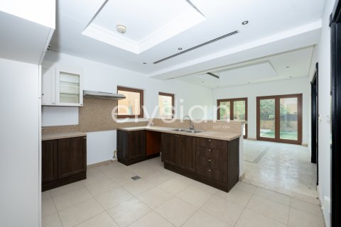Vilë në Al Furjan, Dubai, Emiratet e Bashkuara Arabe 3 dhoma gjumi, 322 m2. № 600295 - Foto 6