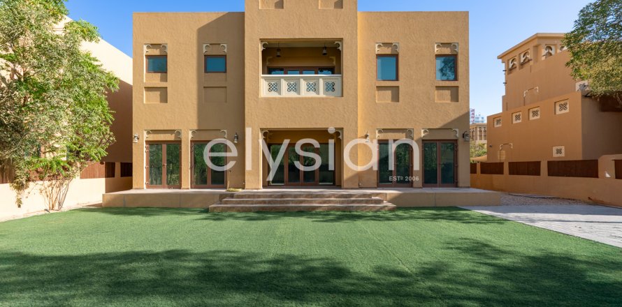 Vilë në Al Furjan, Dubai, Emiratet e Bashkuara Arabe 3 dhoma gjumi, 322 m2. № 600295
