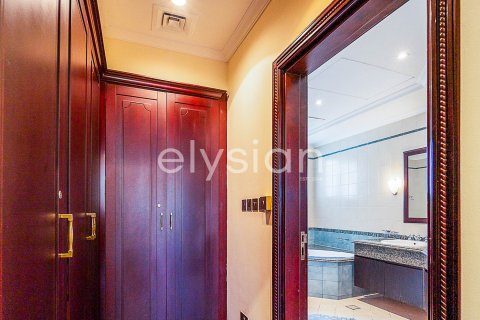 Vila di Palm Jumeirah, Dubai, UAE 4 bilik tidur, 689 meter persegi № 600294 - foto 15