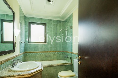 Vila di Palm Jumeirah, Dubai, UAE 4 bilik tidur, 689 meter persegi № 600294 - foto 21