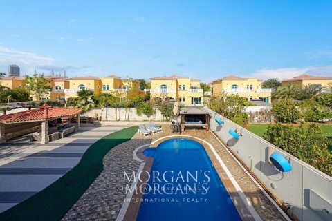 Villa in Jumeirah Park, Dubai, UAE 5 bedrooms, 871.5 sq.m. № 591016 - photo 19