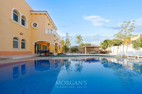 Villa in Jumeirah Park, Dubai, UAE 5 bedrooms, 871.5 sq.m. № 591016 - photo 25