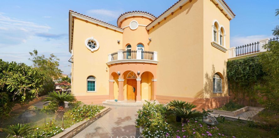 Villa in Jumeirah Park, Dubai, UAE 5 bedrooms, 871.5 sq.m. № 591016