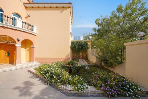 Villa in Jumeirah Park, Dubai, UAE 5 bedrooms, 871.5 sq.m. № 591016 - photo 47
