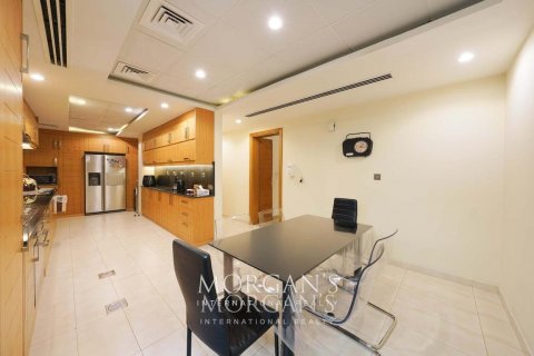 Villa in Jumeirah Park, Dubai, UAE 5 bedrooms, 871.5 sq.m. № 591016 - photo 10