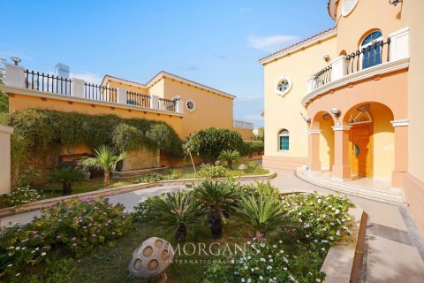 Villa in Jumeirah Park, Dubai, UAE 5 bedrooms, 871.5 sq.m. № 591016 - photo 46