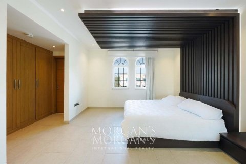 Villa in Jumeirah Park, Dubai, UAE 5 bedrooms, 871.5 sq.m. № 591016 - photo 16