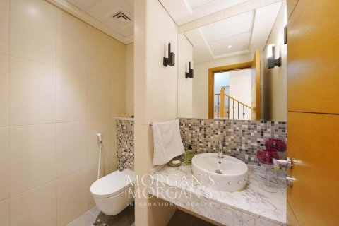 Villa in Jumeirah Park, Dubai, UAE 5 bedrooms, 871.5 sq.m. № 591016 - photo 17