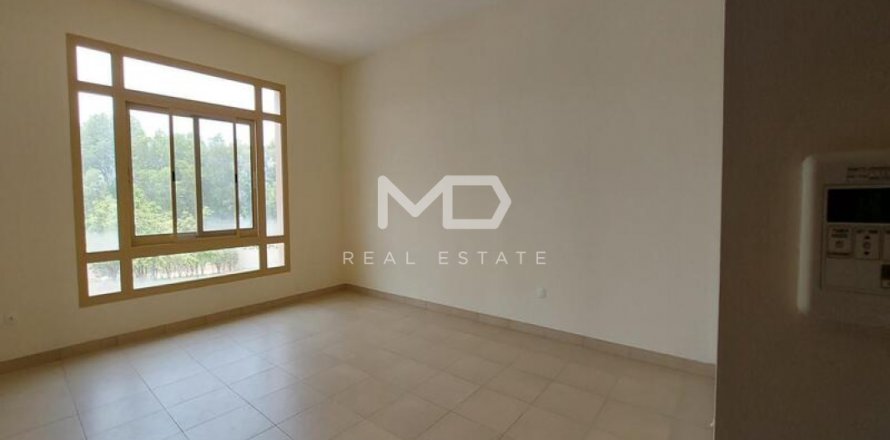 Vila v Al Raha Golf Gardens, Abu Dhabi, SAE 4 ložnice, 370 m² Č.: 555522