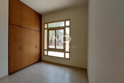 Vila v Al Raha Golf Gardens, Abu Dhabi, SAE 4 ložnice, 370 m² Č.: 555522 - fotografie 11