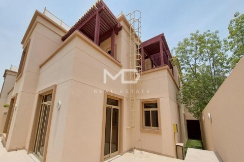 Vila v Al Raha Golf Gardens, Abu Dhabi, SAE 4 ložnice, 370 m² Č.: 555522 - fotografie 32
