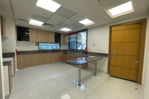 Shtëpi në qytet në Dubai, Emiratet e Bashkuara Arabe 4 dhoma gjumi, 328.5 m2. № 590762 - Foto 20