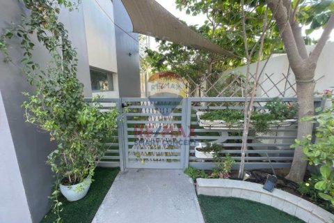 Shtëpi në qytet në Dubai, Emiratet e Bashkuara Arabe 4 dhoma gjumi, 328.5 m2. № 590762 - Foto 25