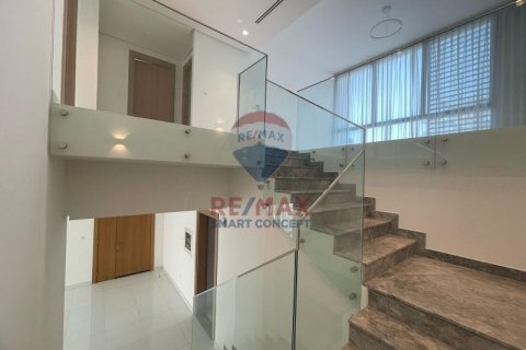 Shtëpi në qytet në Dubai, Emiratet e Bashkuara Arabe 4 dhoma gjumi, 328.5 m2. № 590762 - Foto 4
