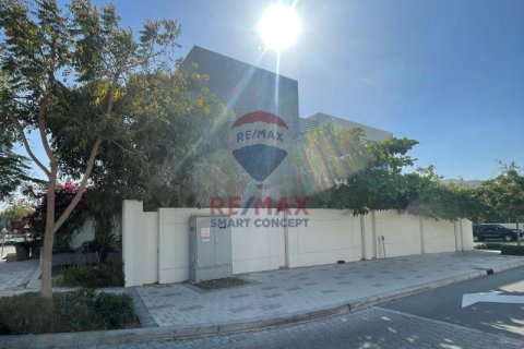 Shtëpi në qytet në Dubai, Emiratet e Bashkuara Arabe 4 dhoma gjumi, 328.5 m2. № 590762 - Foto 1