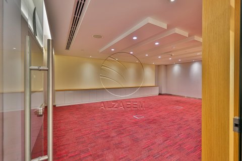 Pronë komerciale në Al Nahyan Camp, Abu Dhabi, Emiratet e Bashkuara Arabe 616 m2. № 615223 - Foto 6