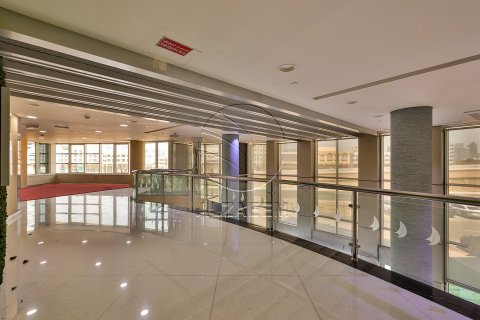 Pronë komerciale në Al Nahyan Camp, Abu Dhabi, Emiratet e Bashkuara Arabe 616 m2. № 615223 - Foto 18