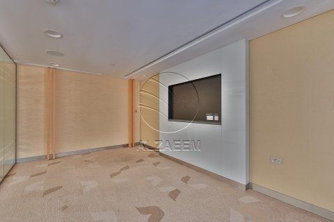 Pronë komerciale në Al Nahyan Camp, Abu Dhabi, Emiratet e Bashkuara Arabe 616 m2. № 615223 - Foto 20