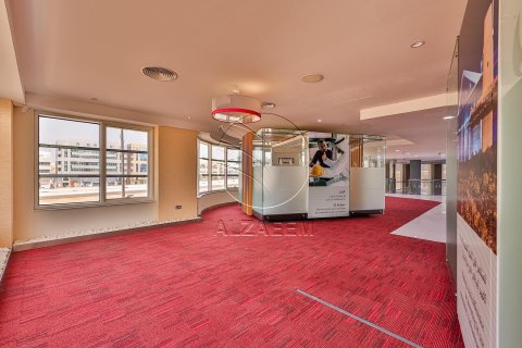 Pronë komerciale në Al Nahyan Camp, Abu Dhabi, Emiratet e Bashkuara Arabe 616 m2. № 615223 - Foto 12