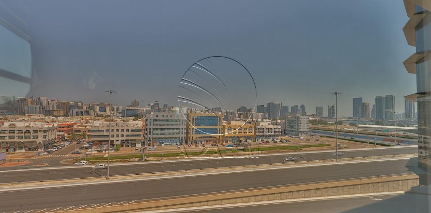 Pronë komerciale në Al Nahyan Camp, Abu Dhabi, Emiratet e Bashkuara Arabe 661 m2. № 615224