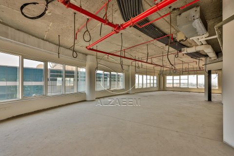 Pronë komerciale në Al Nahyan Camp, Abu Dhabi, Emiratet e Bashkuara Arabe 661 m2. № 615224 - Foto 2