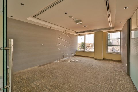 Komerční nemovitost v Al Nahyan Camp, Abu Dhabi, SAE 661 m² Č.: 615220 - fotografie 16