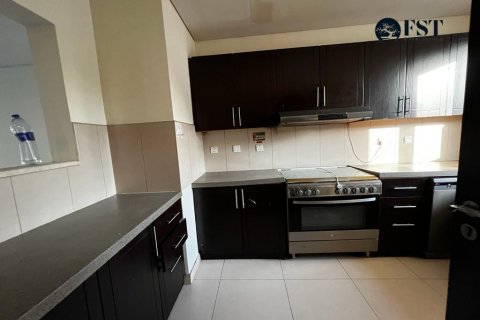 Shtëpi në qytet në International City, Dubai, Emiratet e Bashkuara Arabe 3 dhoma gjumi, 186.7 m2. № 550055 - Foto 1